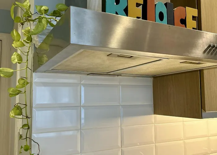 Cozy Spacious With Balcony, Gym, Fast Wifi, Netflix Apartment Manila