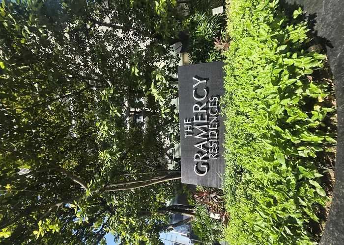 Apartment Cozy Spacious With Balcony, Gym, Fast Wifi, Netflix Manila